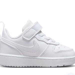 Nike (White) Size 3C Shoe
